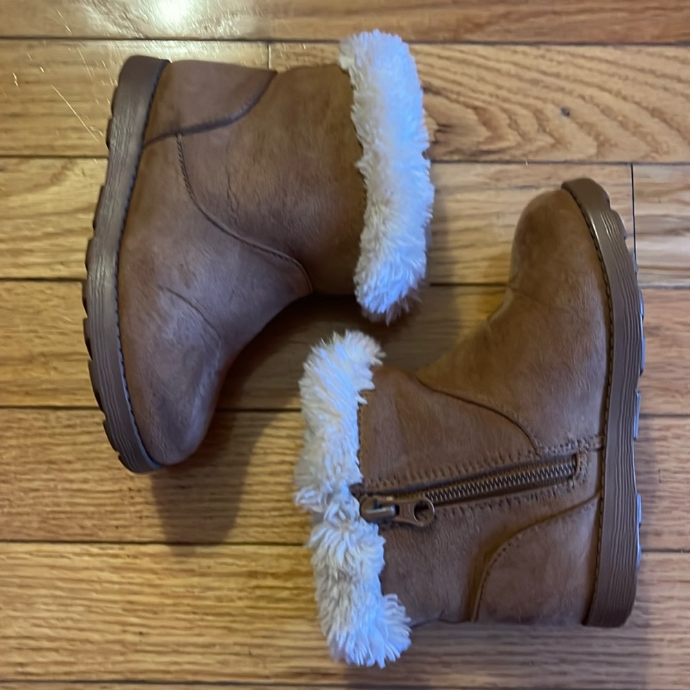 Girls boots